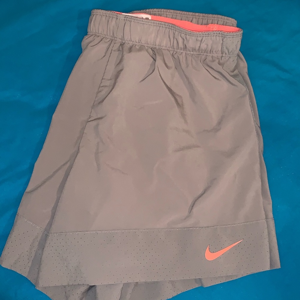 NIKE 2 in 1 SHORT